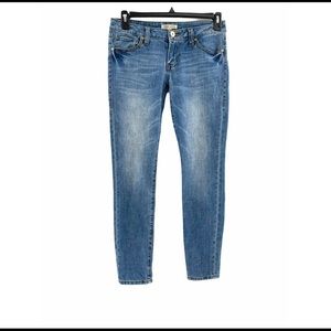 MAKE AN OFFER!!! CAbi Jean Style #319